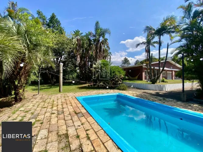 Sítio com 7.225m², 3 Suítes, Salão de Festas e Piscina a 10 Minutos do Centro de Gravataí 