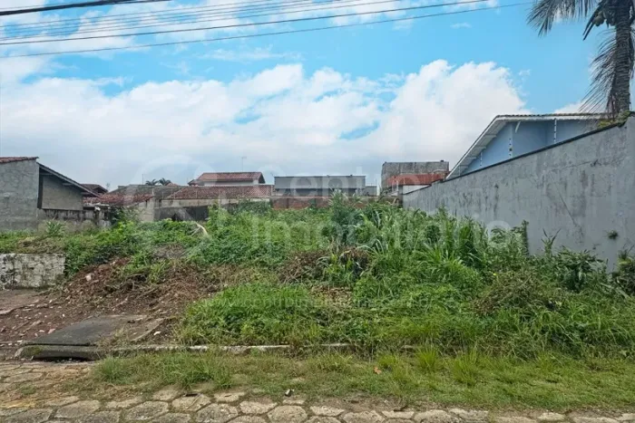 TERRENO à venda em Peruíbe, no bairro Balneario Arpoador