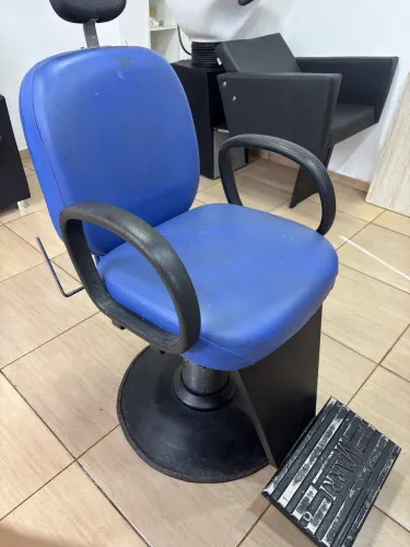 Cadeira hidráulica para salão, estrutura boa, hidráulica tem que arrumar
