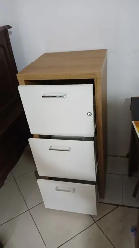 Armário de arquivos com chave