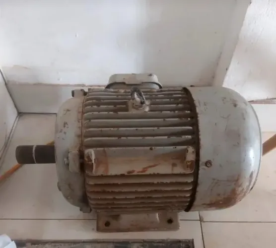 MOTOR ELÉTRICO TRIFÁSICO 10 CV USADO