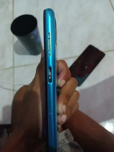 A12 te que troca a tela boa os botões e o aro de trás da camera