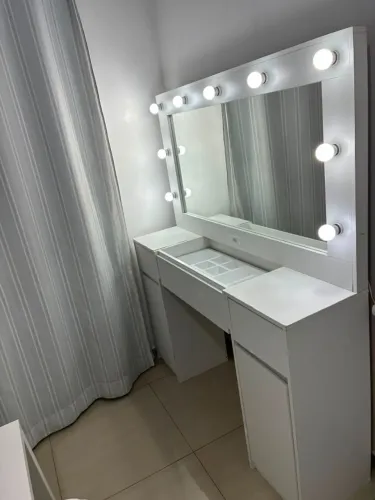 Penteadeira Camarim 1,60x1,40 e cômoda