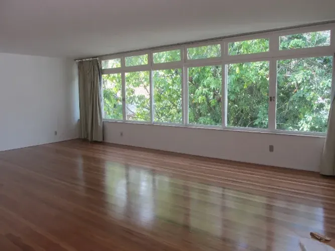 Casa com 2 quartos e duas suítes