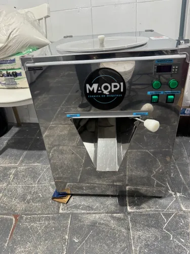 MÁQUINA DE SORVETE E AÇAÍ 20 LITROS/HORA