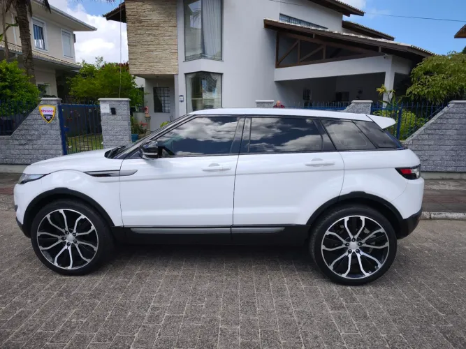 Land Rover Range Rover Evoque Pure 2.0 Aut. 5P 2012