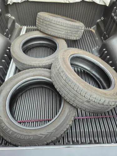 Pneus 185/65 aro 15 goodyear meia vida