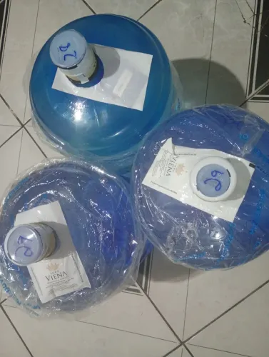 Galões de Água 