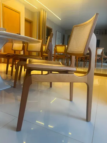 Jogo com 6 cadeiras de jantar