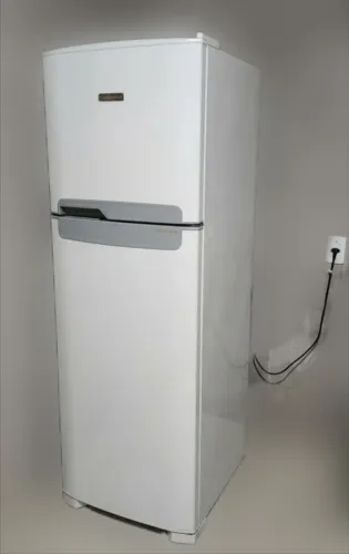 Geladeira Continental Duas Portas Frost Free