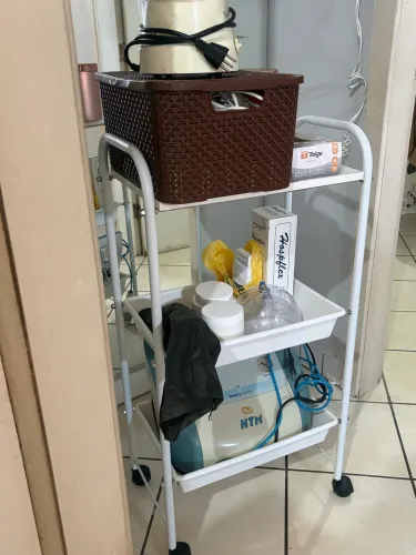 Carrinho auxiliar de estética