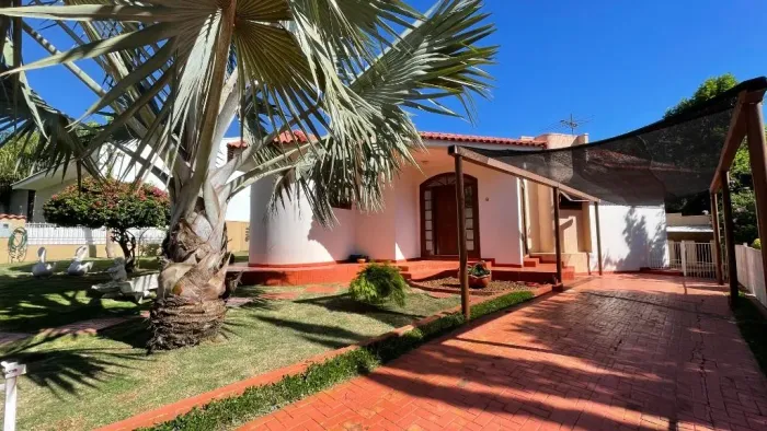 Casa com 4 dormitórios para alugar, 136 m² por R$ 5.270,00/mês - Cognópolis - Foz do Iguaç
