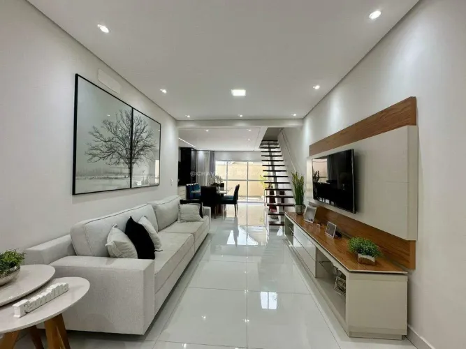 Casa à venda com 3 suítes no condomínio Ayat Club Residence, em Uberaba-MG