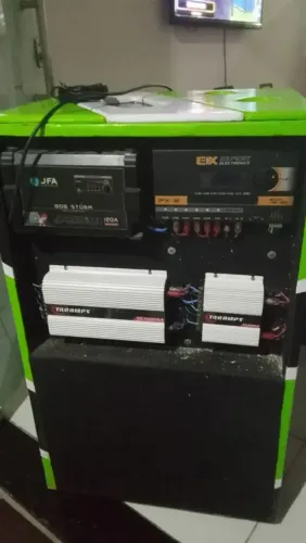 Caixa de Som Automotivo