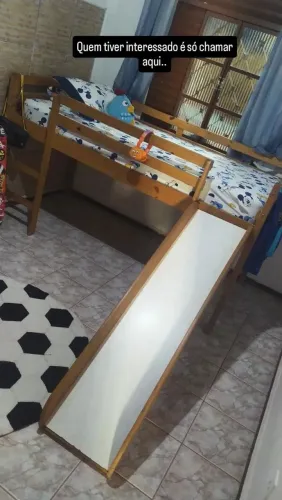 Estou vendendo uma cama bebê conforto e uma bicicleta