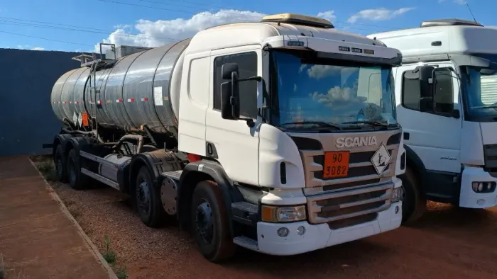 SCANIA P 310 8x2 - 2014 | TANQUE 20.000 L + BOMBA