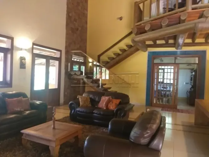 Linda chácara no Condomínio Val Paraíso I, toda mobiliada, com piscina e varanda gourmet