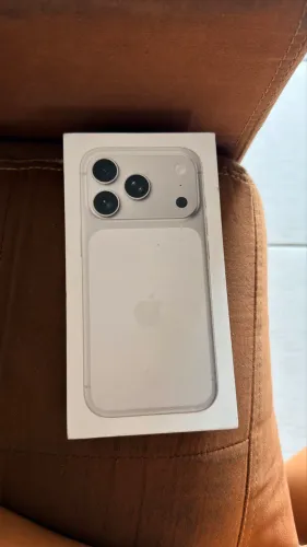 Caixa de iPhone 17 Pro original