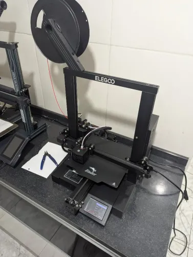 Elegoo neptune 2 impressora 3D filamento funcionando perfeitamente 