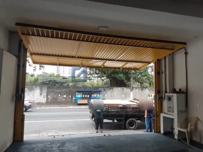 Prédio Comercial em Independência, SBC 2 Andares, 21 Suítes, 12 Vagas à Venda