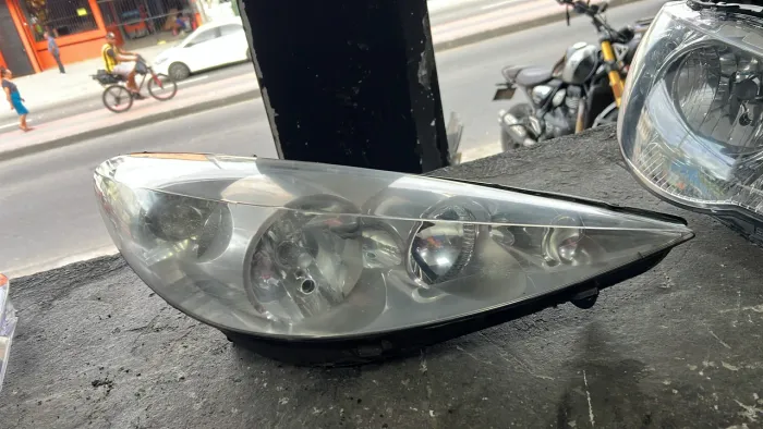Par Farol Peugeot 207 2008 2009 2010 2011 2012 2013 A 2015