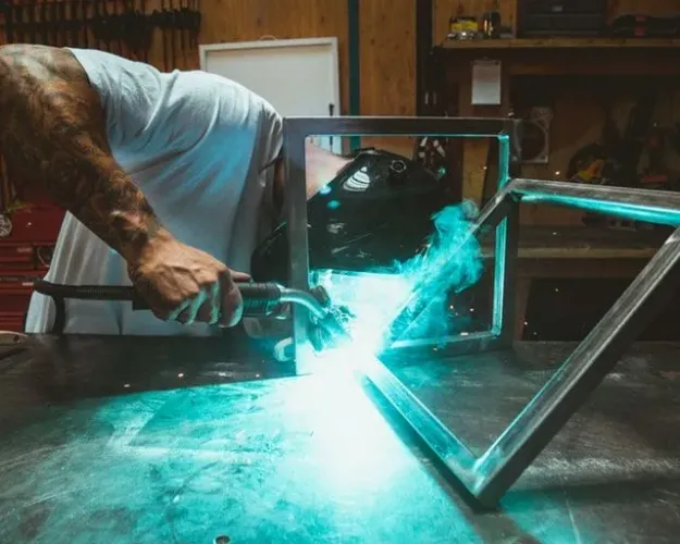 Serviço de reparo de solda