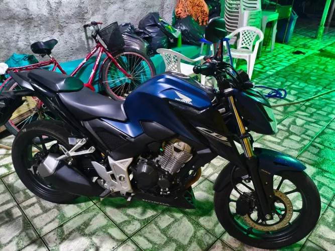CB Twister 300 f ABS