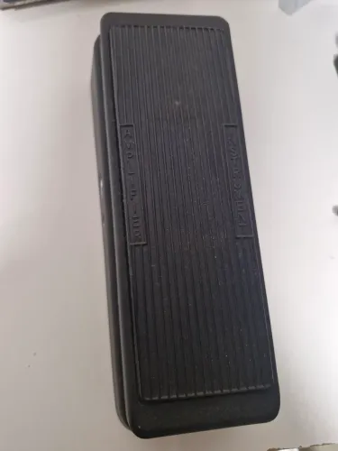 Vendo pedal Wah Wah Cry baby + Volume
