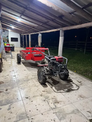 CONJUNTO MOTOCULTIVADOR TRATORITO 15CV + CARRETA 600T - POUCO USO + NF