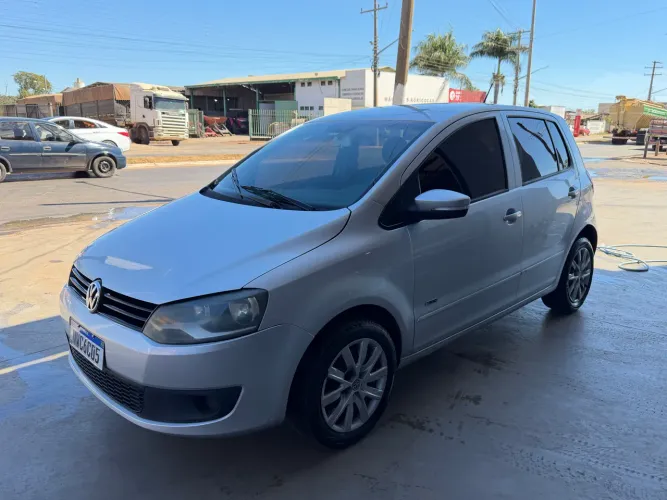 Volkswagen Fox 1.6 MI Total Flex 8V 5P 2011