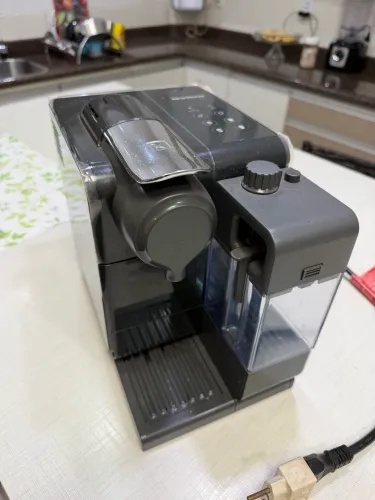 Cafeteira nespresso Lattissima