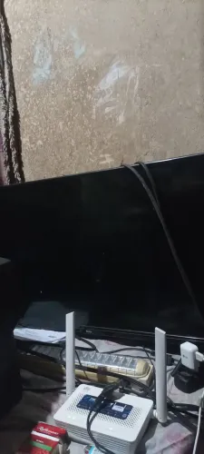 Vento uma tv 32 philco só está com problema na luz ela liga normal só não mostra a imagem