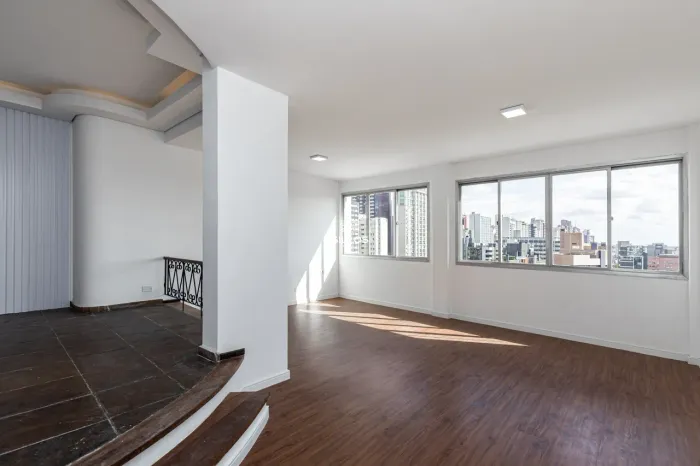 Apartamento à venda com 4 quartos no Batel em Curitiba.