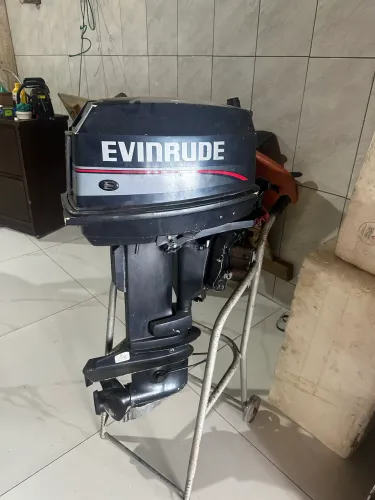 Motor popa Evinrude 25
