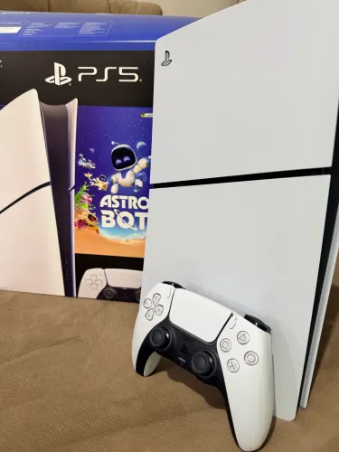 PlayStation®5 Slim Digital 825GB | Pacote ASTRO BOT
