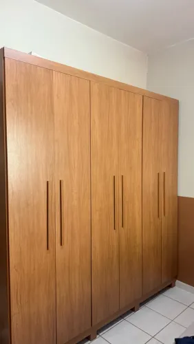 Guarda roupa 6 portas