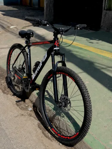 Bicicleta nova em perfeito estado