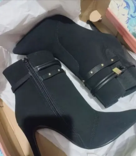 VENDO "BOTA FEMININA" ... 