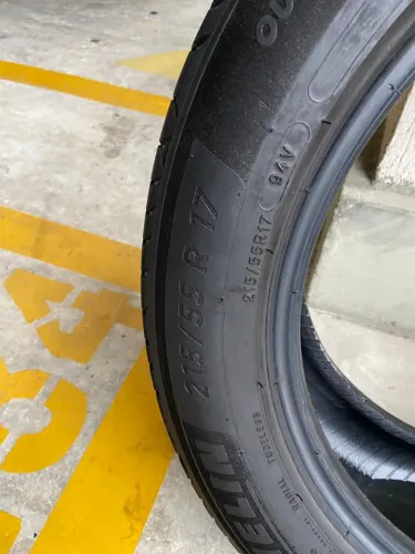 03 pneus Michelin 215/55 R 17