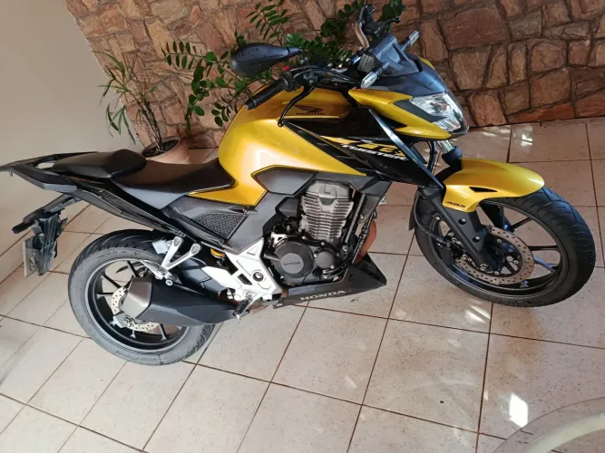 Super Oportunidade Cb Twister 300 ABS 2024 estudo troca
