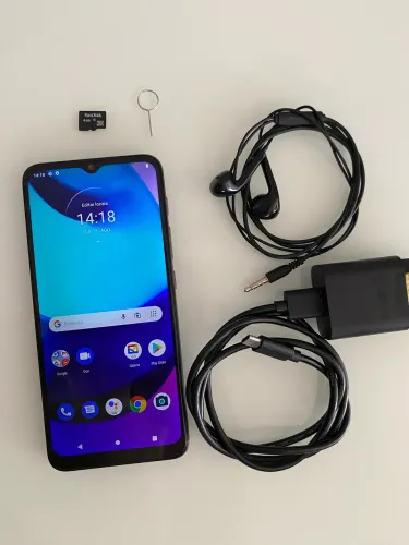 Motorola Moto E20 - Usado 32GB 2 Chips (ACOMPANHA CARREGADOR, FONE E CARTÃO DE MEMÓRIA)
