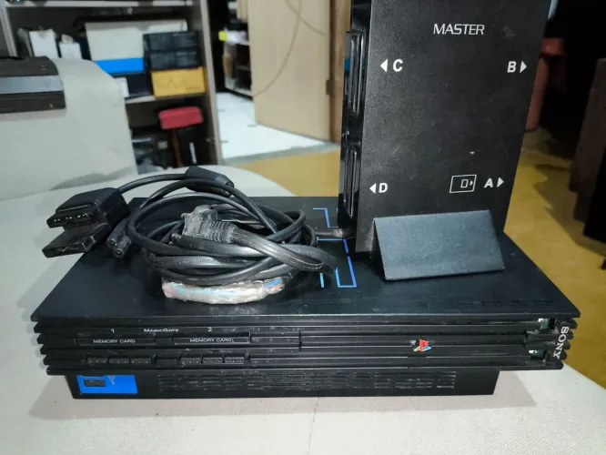Playstation 2 FAT com multitap (no estado)