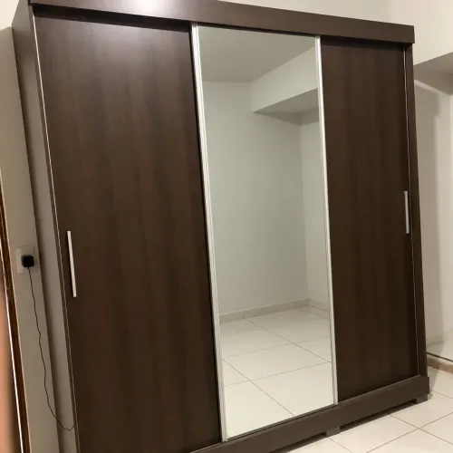 Guarda-Roupa Bartira Ventura com Espelho, 3 Portas de Correr e 4 Gavetas - 205,5cm