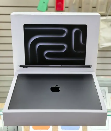 Macbook pro 14 polegadas chip m3 pro 18gb / 1tb LOJA FÍSICA sem detalhes ( 18 / 1 tb )