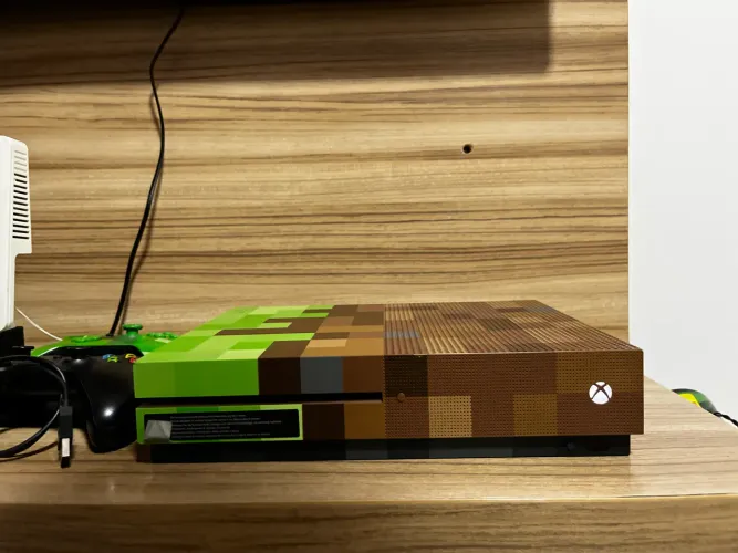 Xbox One S Minecraft Limited Edition 1TB