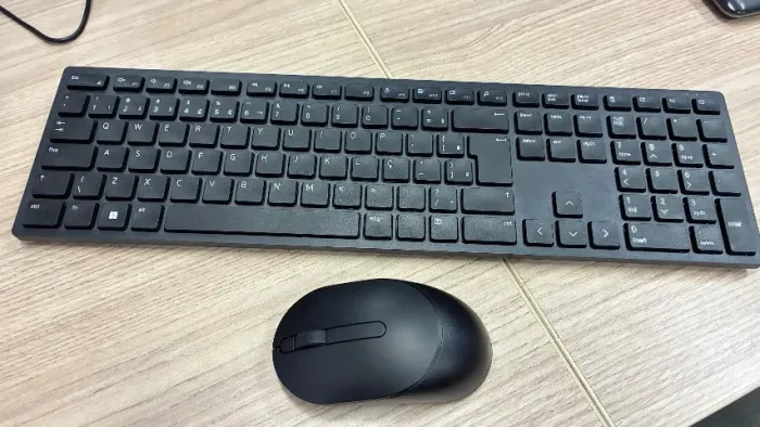 Teclado e Mouse Dell KB3121W sem fio