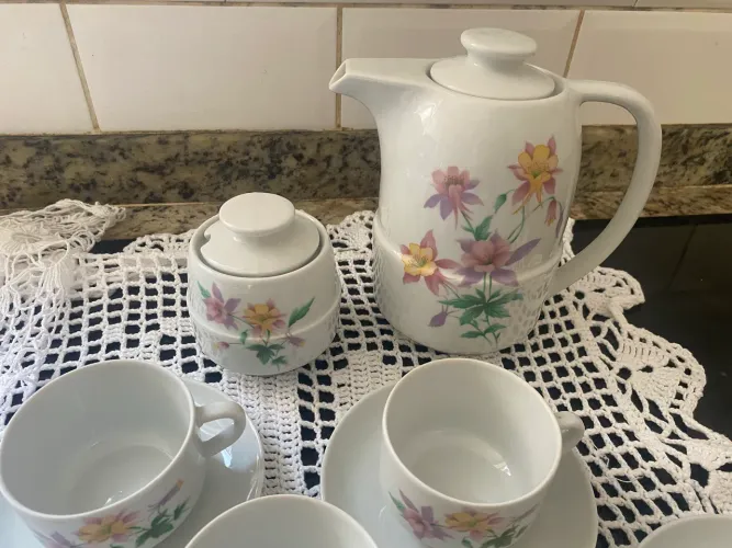 Jogo de Café Porcelana Pozzani Vintage Floral - 14 Peças - Relíquia