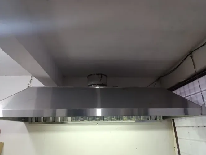 Coifa Industrial de Inox com luz e exaustor de brinde