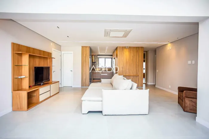 Apartamento mobiliado com 3 Suítes para locação no Artsy - 2 Vagas - Centro de Curitiba |