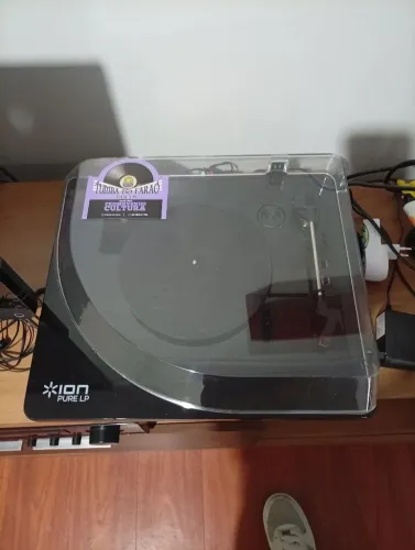 Vendo vitrola (toca disco)